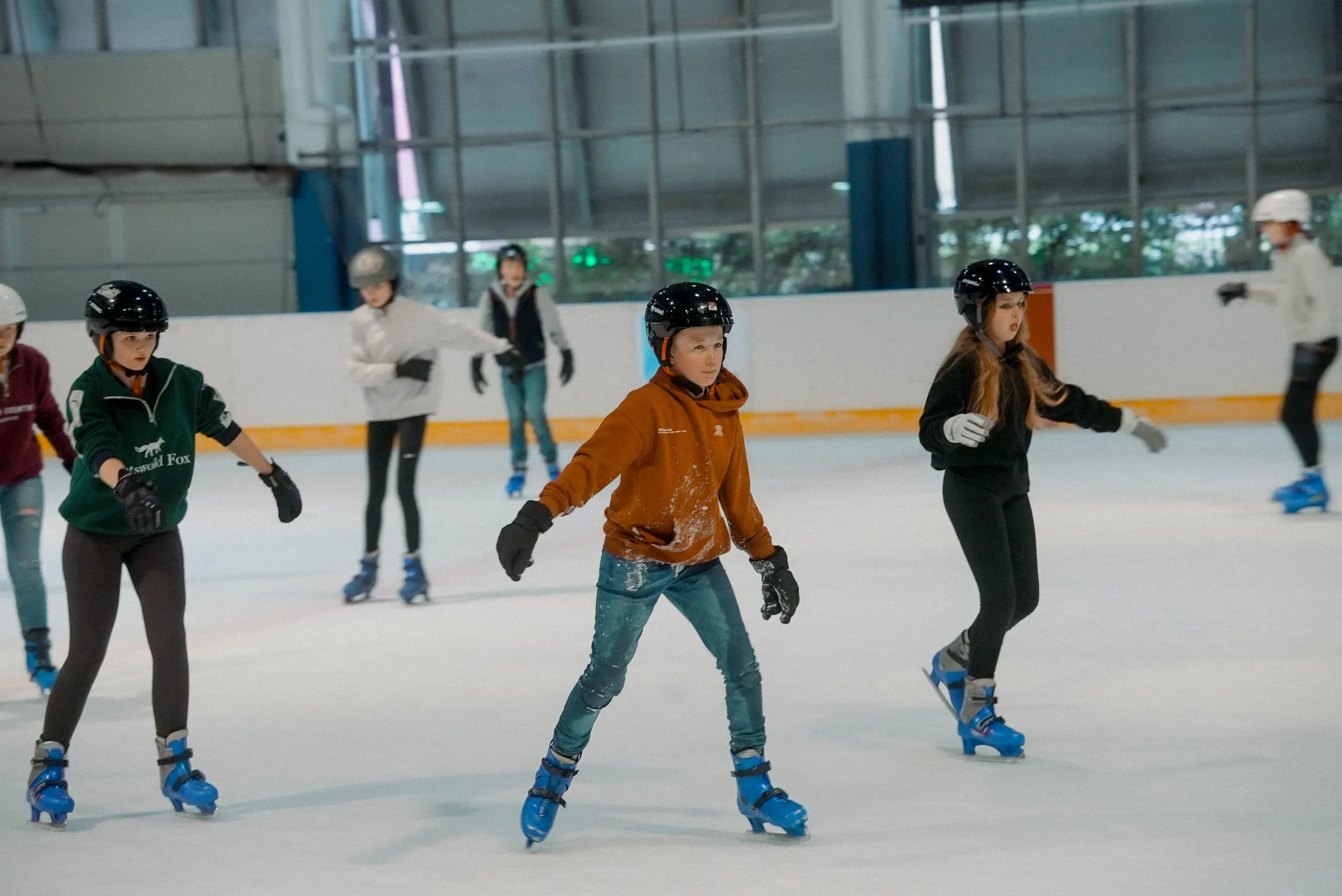 Ice skating Apres Ski