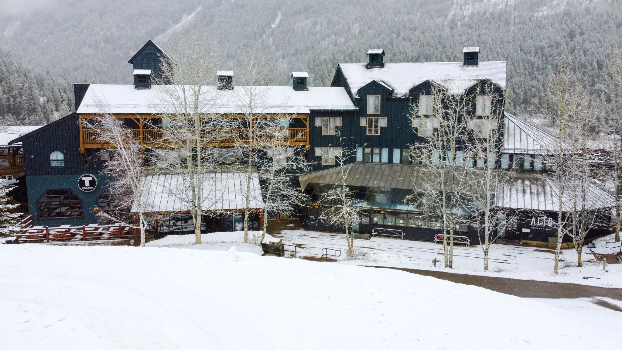 The Approach Panorama Hotel