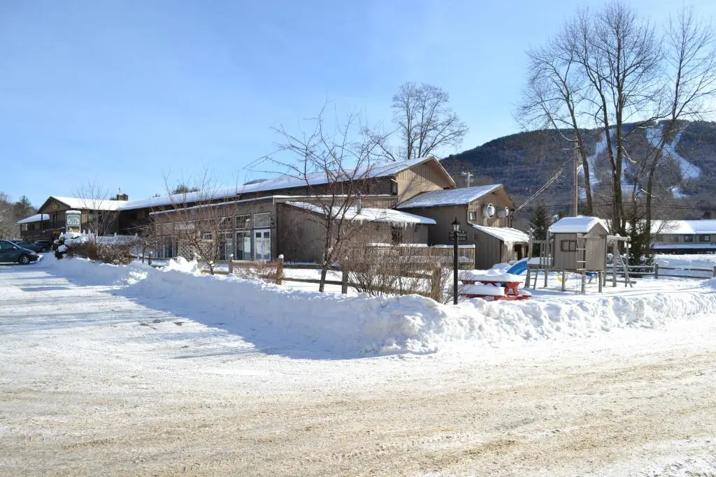 The-Kancamagus-Lodge-Outside Loon, USA